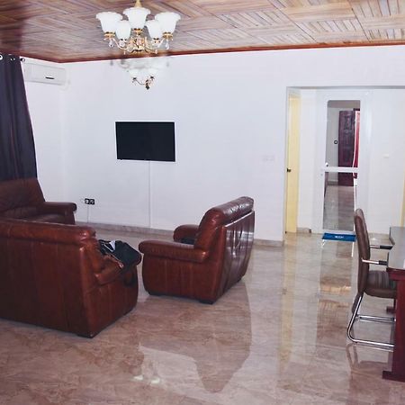 Yaoundé Hotel La Couronne Rw מראה חיצוני תמונה
