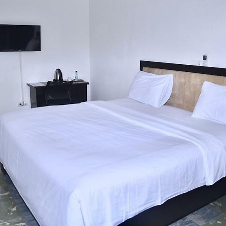 Yaoundé Hotel La Couronne Rw מראה חיצוני תמונה