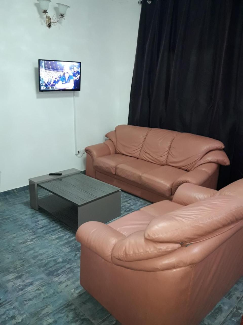 Yaoundé Hotel La Couronne Rw מראה חיצוני תמונה