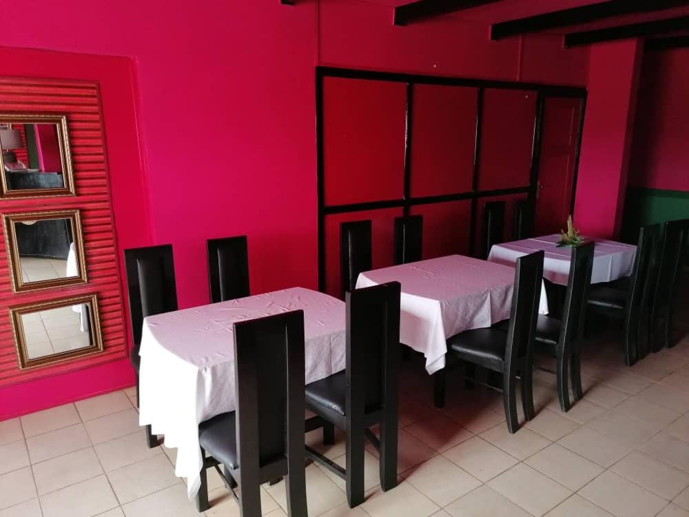 Yaoundé Hotel La Couronne Rw מראה חיצוני תמונה