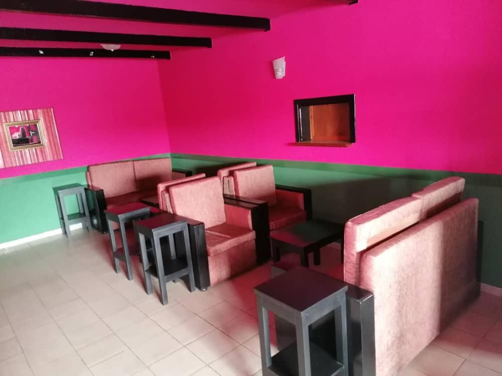 Yaoundé Hotel La Couronne Rw מראה חיצוני תמונה